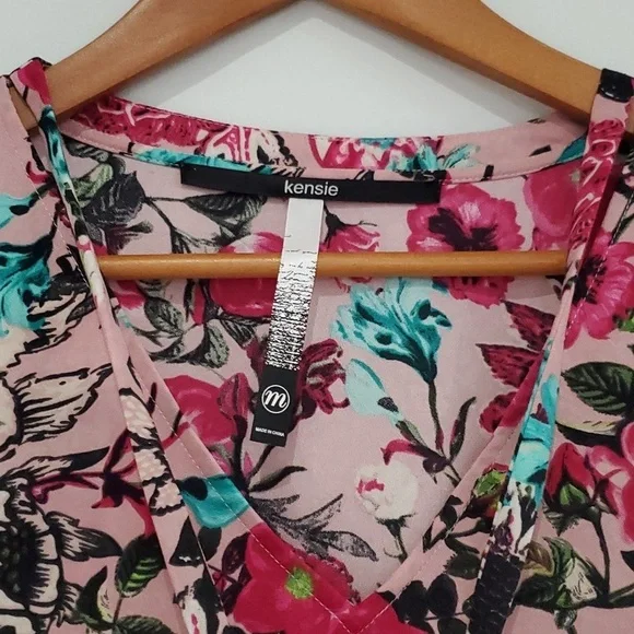 Kensie Pink Floral V-Neck with bow tie bell sleeve blouse size M - Picture 10 of 12